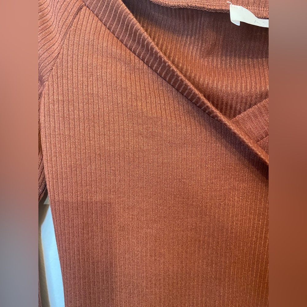 Astr off the shoulder long sleeve body suit NWT - Picture 4 of 4